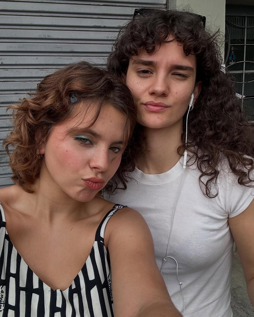 Quem é Nikita Chikita, namorada de Flor que apoia família durante o ...