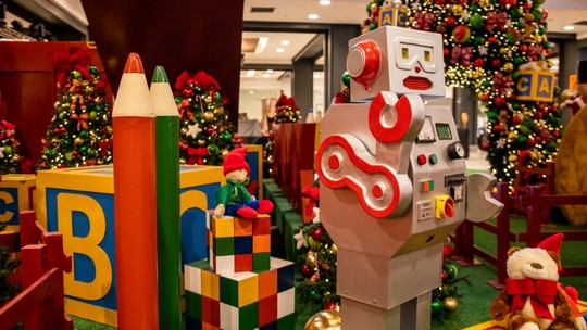 De Pinóquio aos Smurfs: shoppings da Zona Norte apostam em decoração natalina interativa