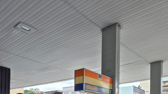 Posto de gasolina que vendia combustível adulterado é interditado em Brás de Pina