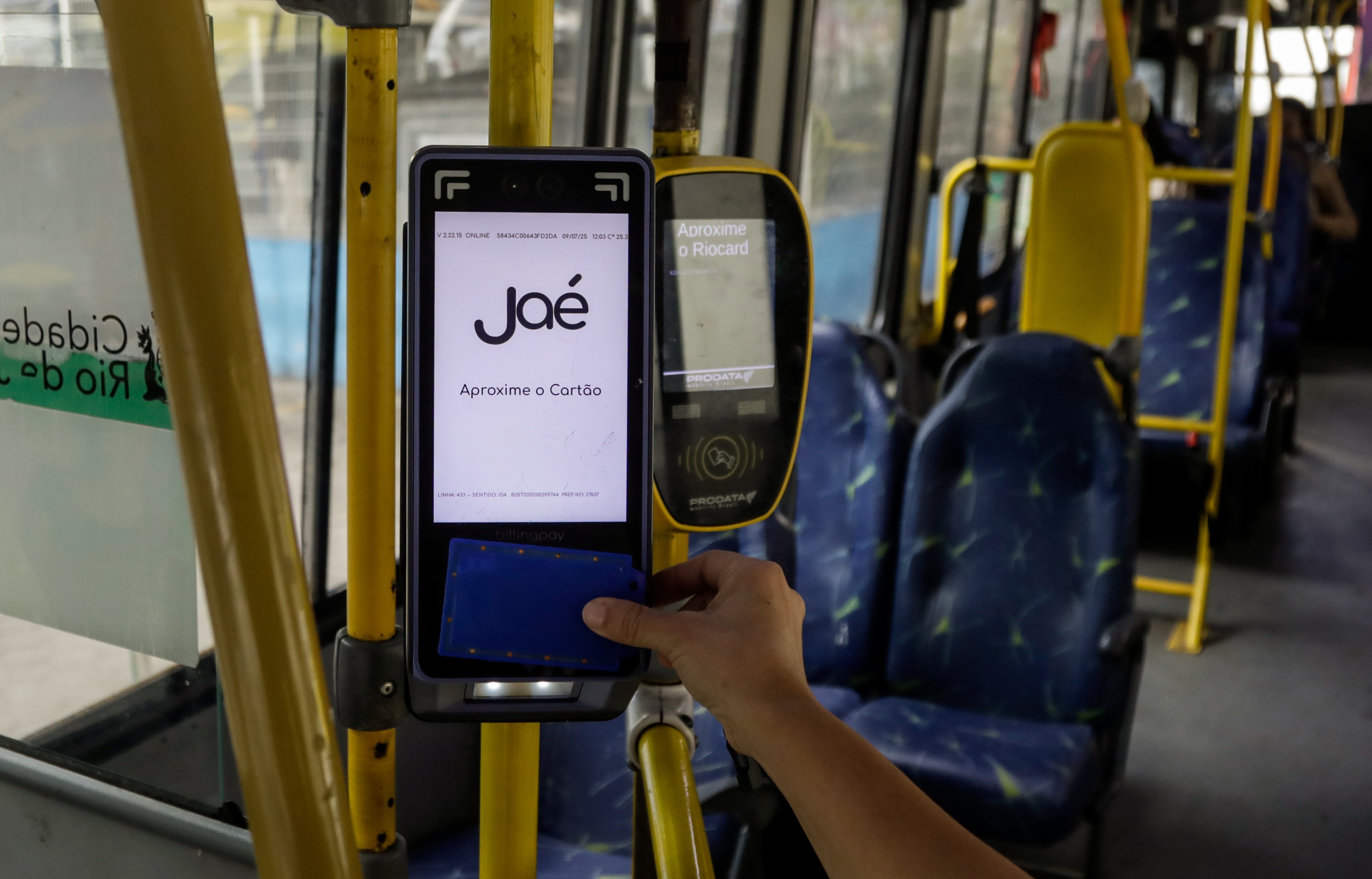 Dinheiro mantido, Pix implementado e mais: tudo sobre as mudanças no modo de pagamento dos ônibus do Rio