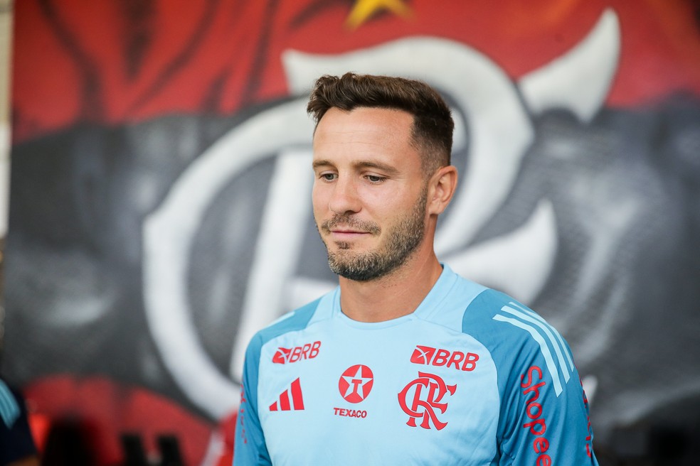 Sal em seu primeiro dia de atividades no Flamengo  Foto: Gilvan de Souza/Flamengo