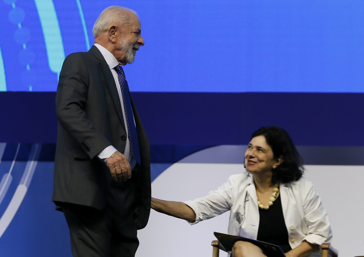 Brasil: 2.700 Obras de Saúde Paradas Após Anúncio de Lula