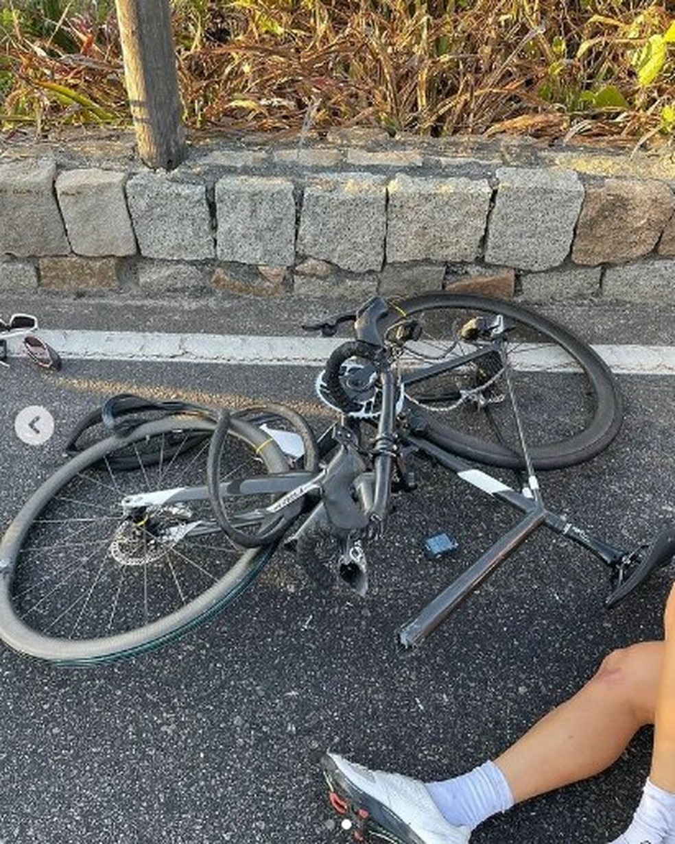 A bicicleta de Danielle Nóbrega após o atropleamento — Foto: Reprodução do Instagram
