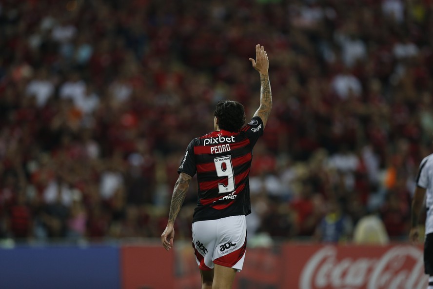 Pedro pode fazer primeira partida como titular em sua volta; Danilo também está disponível