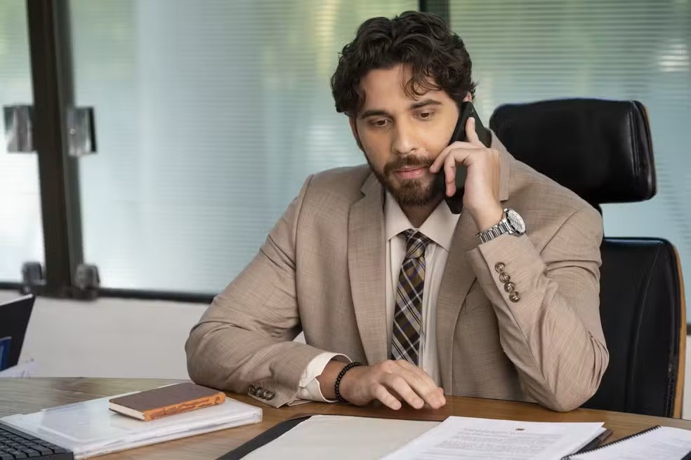 Gustavo Mioto in "Cinderella and the secret of the poor millionaire"by Globoplay — Photo: Disclosure/Globoplay