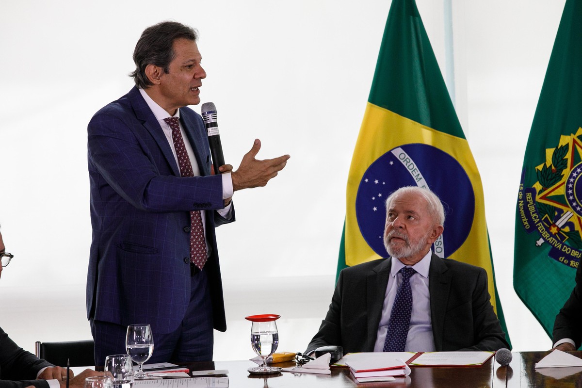 Governo vai aumentar IR para quem recebe mais de R$ 50 mil por mês para isentar ganhos de até R$ 5 mil