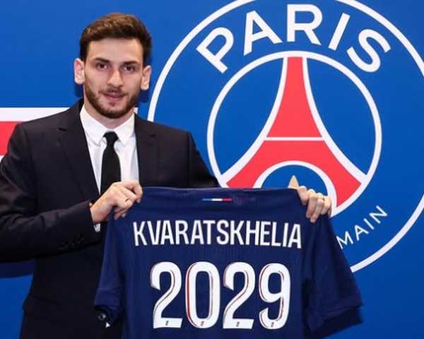 PSG anuncia chegada de Kvaratshkhelia