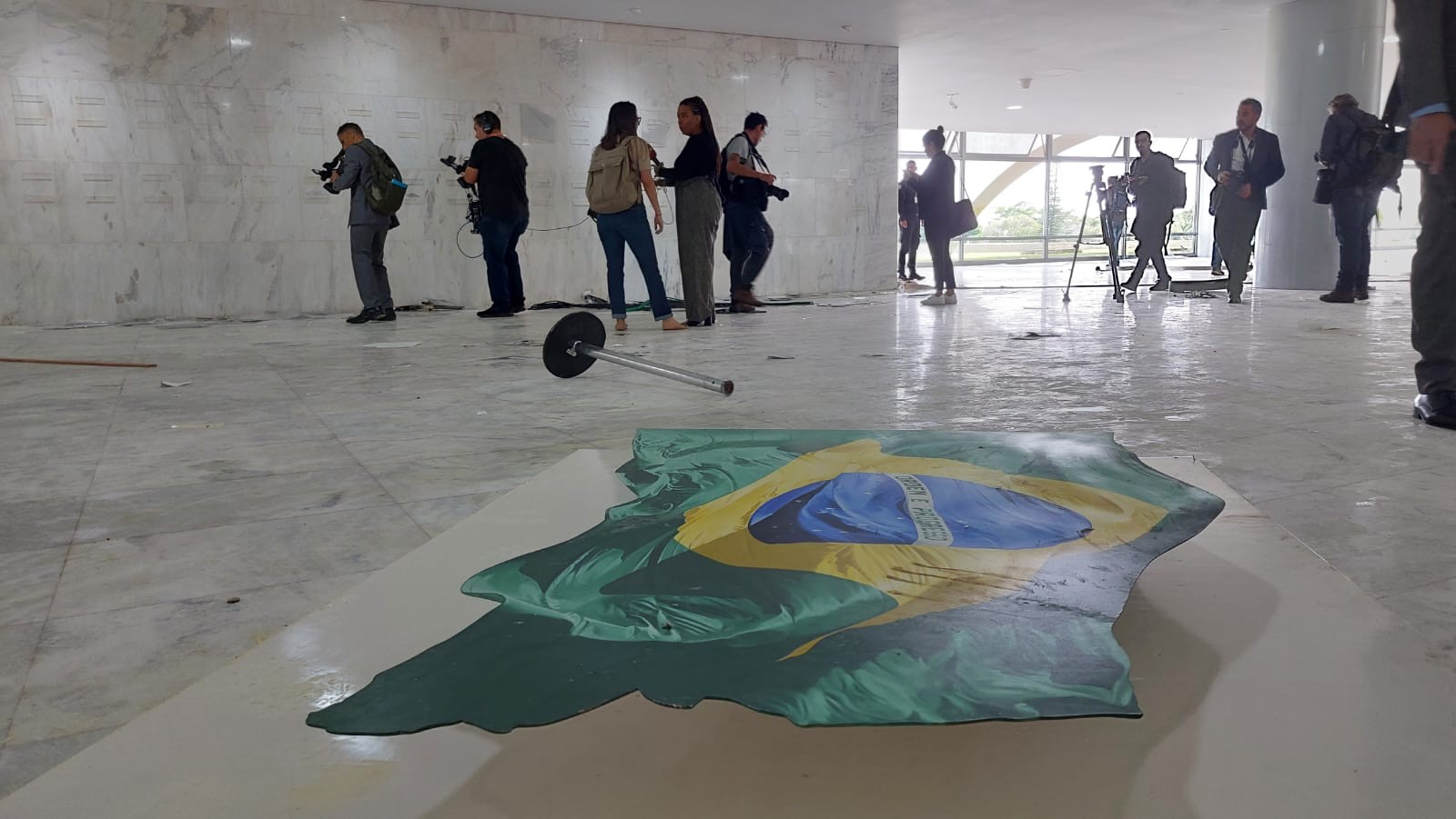 Área interna do Palácio do Planalto destruída — Foto: Bruno Góes/Agência O Globo