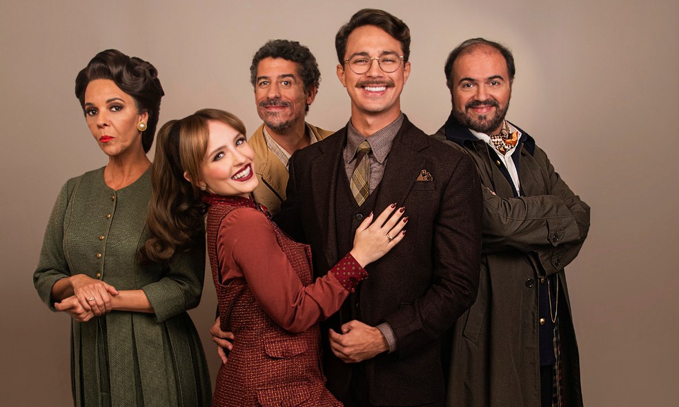 Elenco de "Descalços no parque", versão brasileira do clássico de Neil Simon — Foto: Divulgação/Pino Gomes