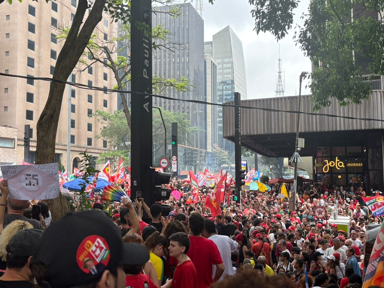 Lula critica TSE por derrubar canal de WhatsApp: 'Decisões tendenciosas contra a nossa candidatura'