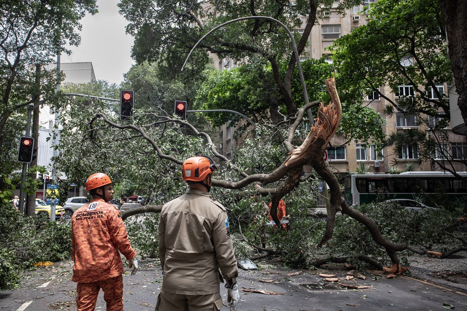 Rio suffers from the effects of an extratropical cyclone — Photo: Ana Branco / Agencia O Globo
