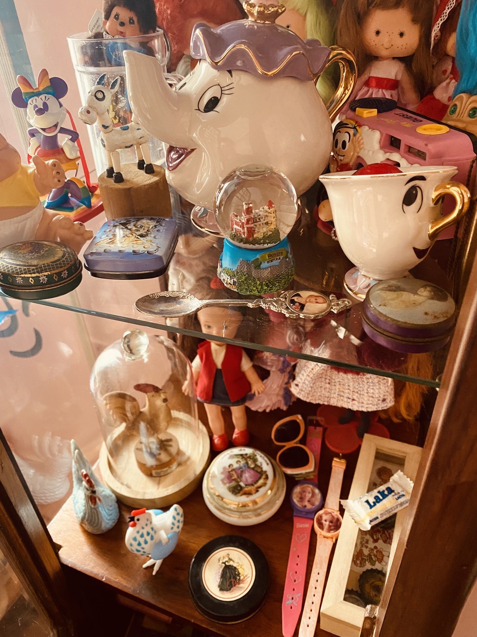 A cristaleira de brinquedos de Heloisa — Foto: Arquivo pessoal