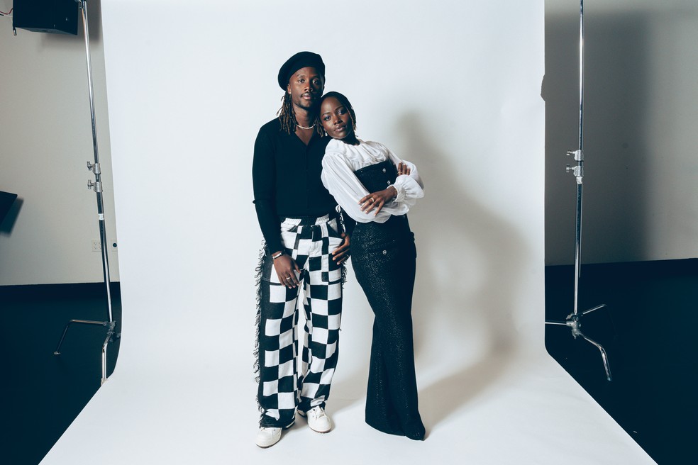 Junior e Lupita Nyong'o : atriz premiada e irmão estreante vão viver gêmeos em clássico "Noite de Reis", de Sheakespeare — Foto: Amir Hamja/The New York Times