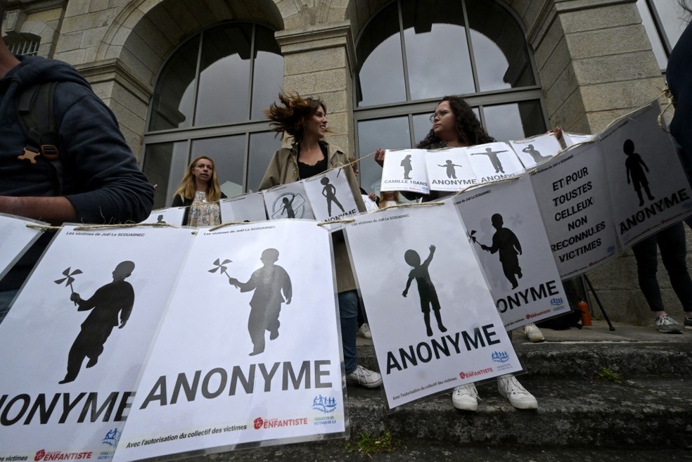 'Diabo de jaleco branco': ex-cirurgião francês acusado de abusar de quase 300 pacientes é condenado a 20 anos de prisão — Foto: AFP