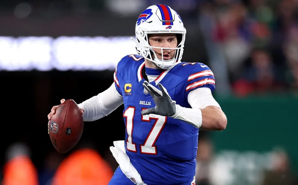 Josh Allen, quarterback do Buffalo Bills, foi eleito MVP da última temporada da NFL — Foto: Luke Hales / AFP
