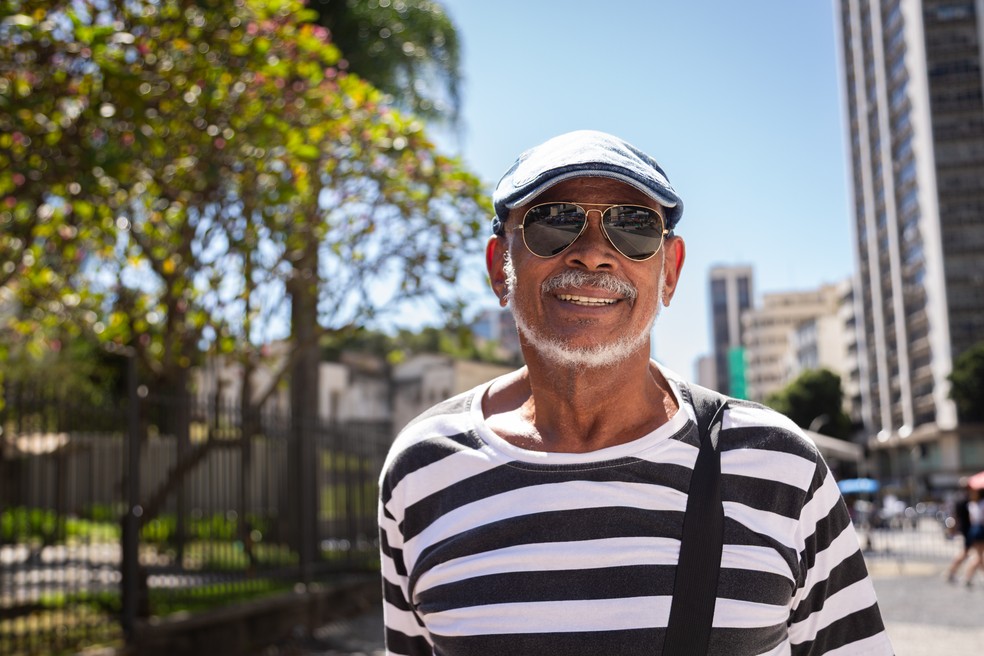 'Quem é o governador do Rio': aposentado Carlos Vitória responde — Foto: Júlia Aguiar