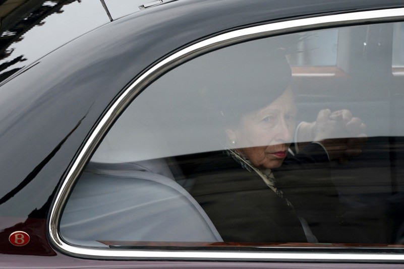 Princesa Anne, em cortejo fúnebre para a rainha Elizabeth II — Foto: IAN FORSYTH/AFP