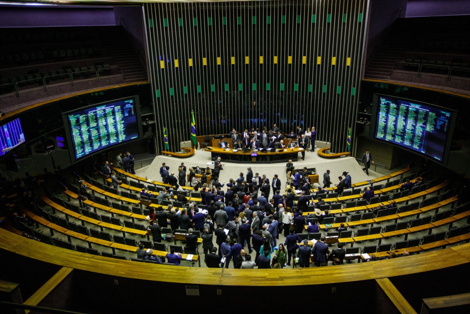 Congresso - Votação do requerimento de urgência do projeto de lei do novo Arcabouço Fiscal no plenário Ulysses Guimarães da Câmara do Deputados em Brasília.  — Foto: Brenno Carvalho / Agência O Globo