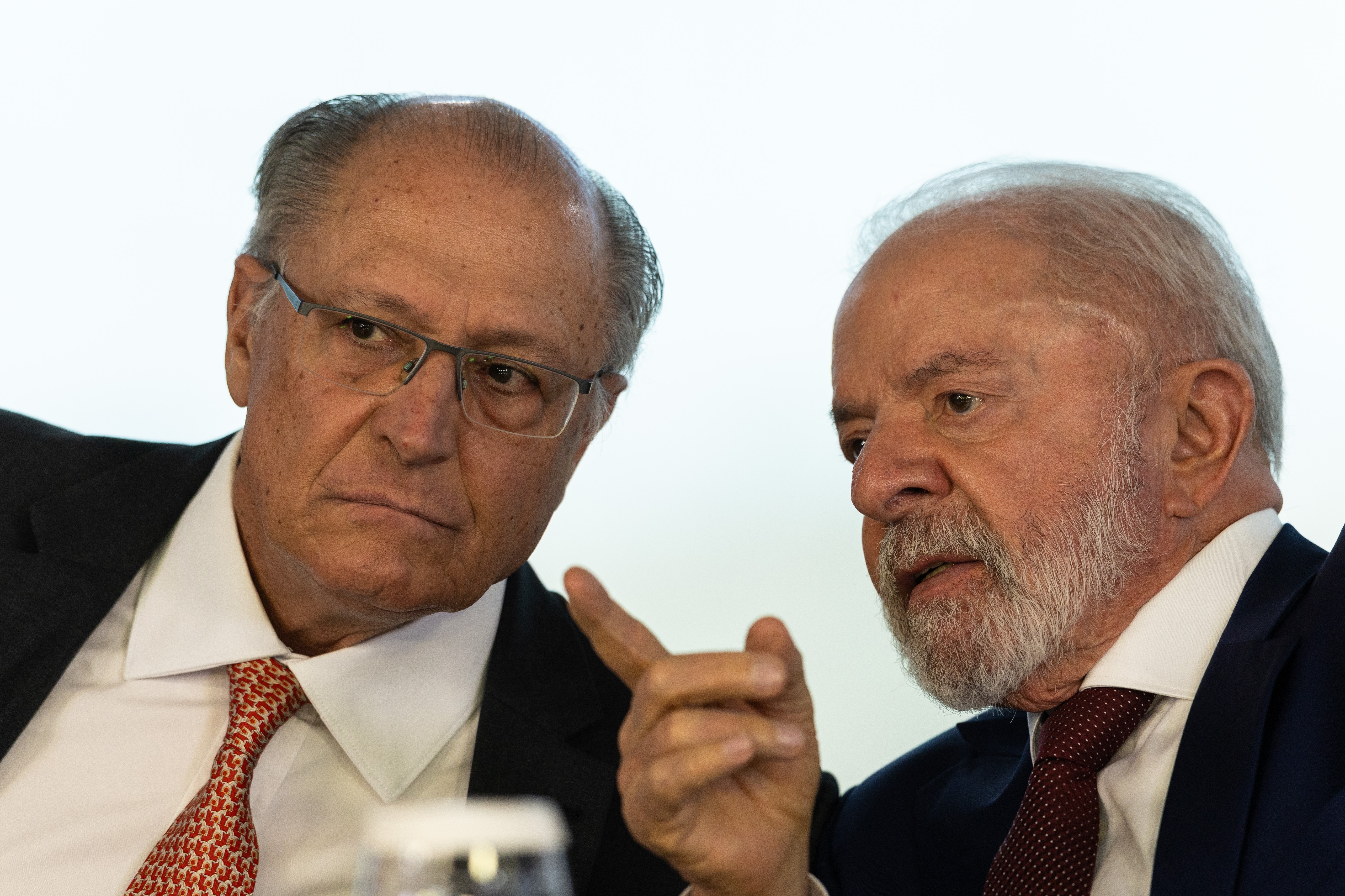 Alckmin diz que governo não vai 'obrigar ninguém' a aceitar redução no preço do diesel importado, após estados adiarem decisão