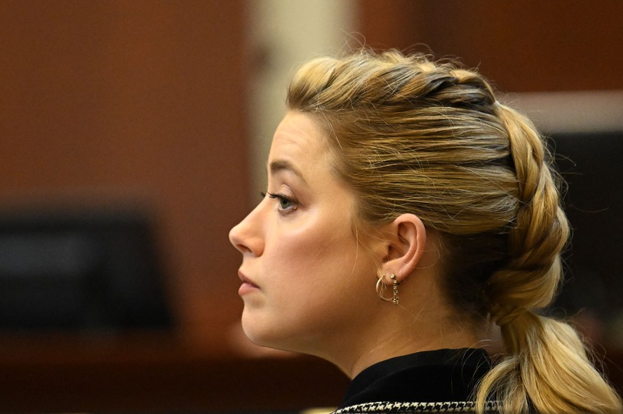 Advogada diz que Amber Heard não pode pagar 14 milhões a Johnny Depp