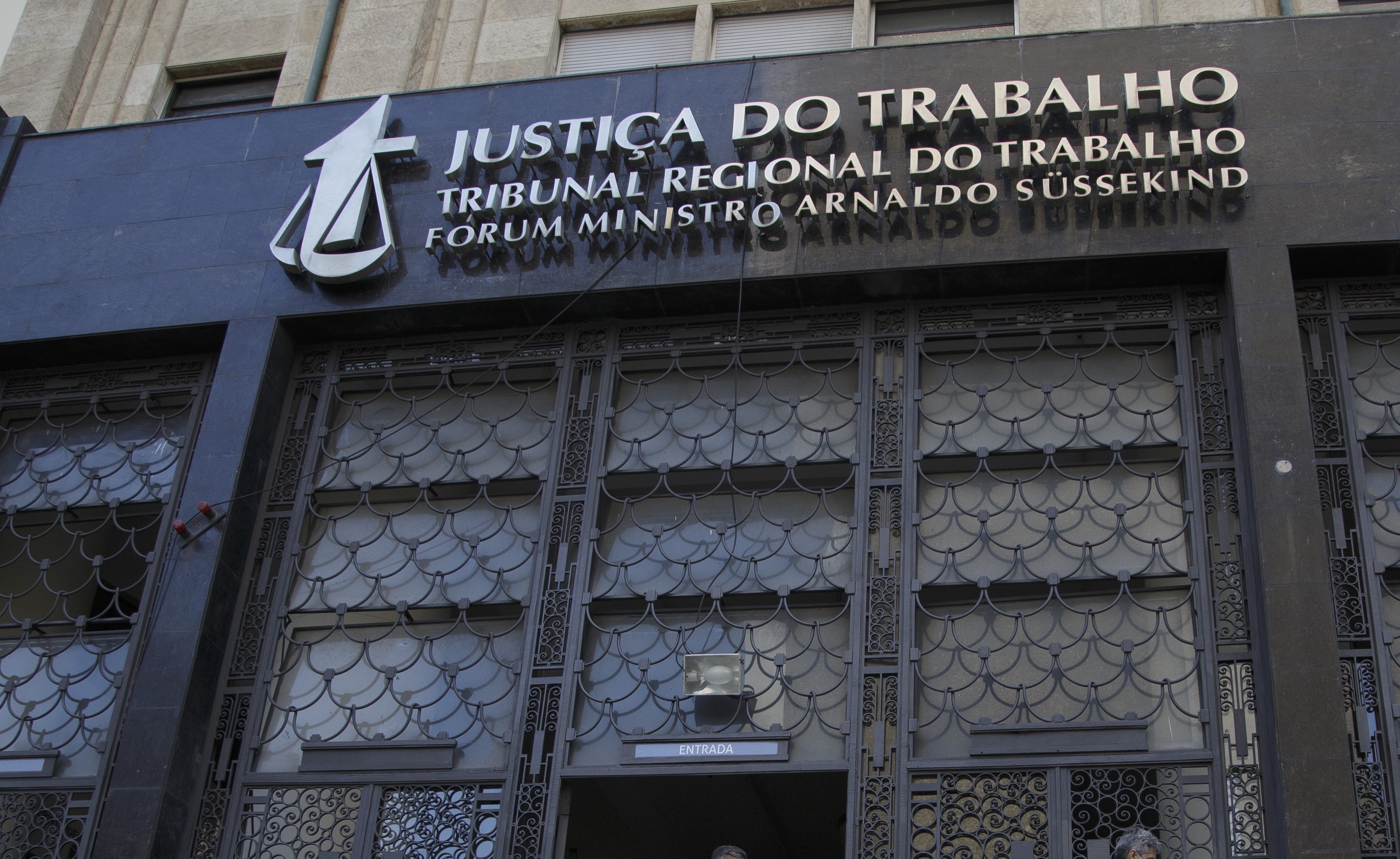 Tribunal Regional do Trabalho torna facultativo o uso de paletó e gravata de novembro de 2024 a março de 2025