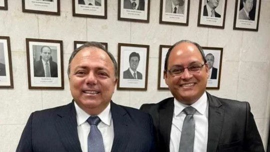 Pazuello contrata na Câmara advogado que defendeu milicianos e suspeito de negociar vacinas da Pfizer 