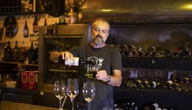 'Botecos de vinho' viram moda em SP: sommeliers criam bares para quem quer degustar a bebida de um jeito bem democrático