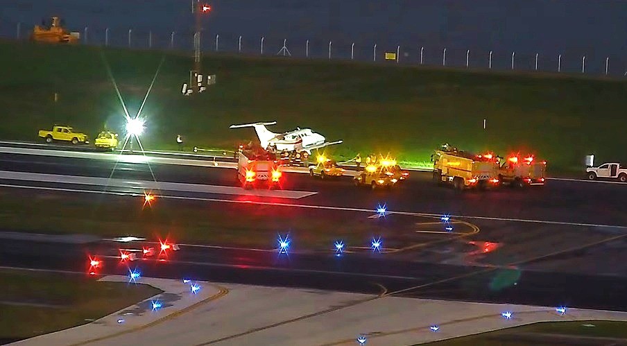 Aeroporto Santos Dumont fecha após jatinho derrapar e sair da pista durante pouso - QTU Questões do Universo