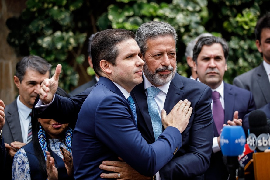 Lira anuncia apoio a Hugo Motta à presidência da Câmara ao lado de líderes:  'Reúne as maiores condições políticas'