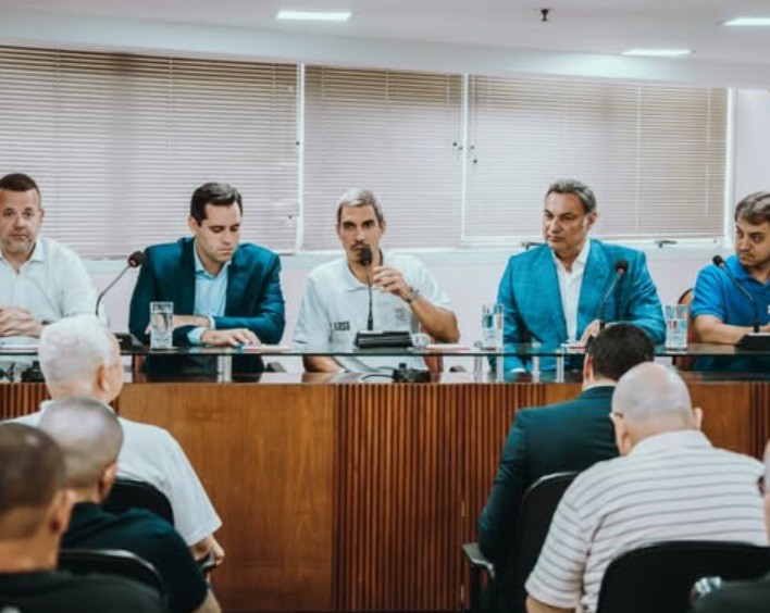 Carnaval 2027: prefeitura anuncia mudança gradual para desfile com 15 escolas de samba na Sapucaí