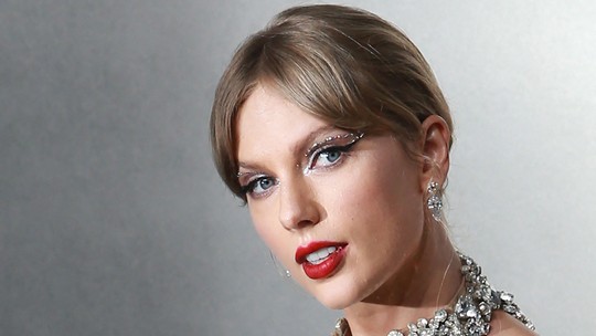 Turnês lotadas e mansões: saiba qual origem da fortuna de R$ 3,6 bilhões de Taylor Swift