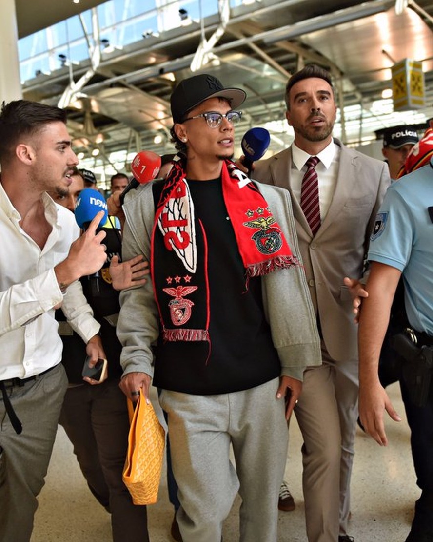 richard-r-os-desembarca-em-portugal-para-assinar-contrato-com-o-benfica