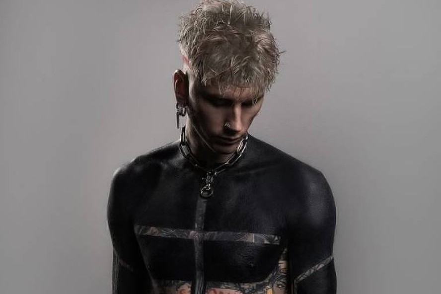 'Propósitos espirituais' rapper Machine Gun Kelly, namorado de Megan