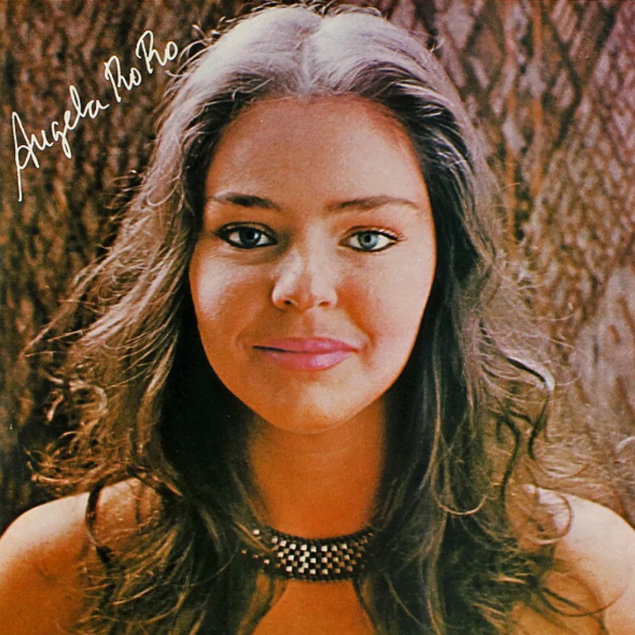 A capa do primeiro disco, "Angela Ro Ro", lançado em 1979 — Foto: Divulgação