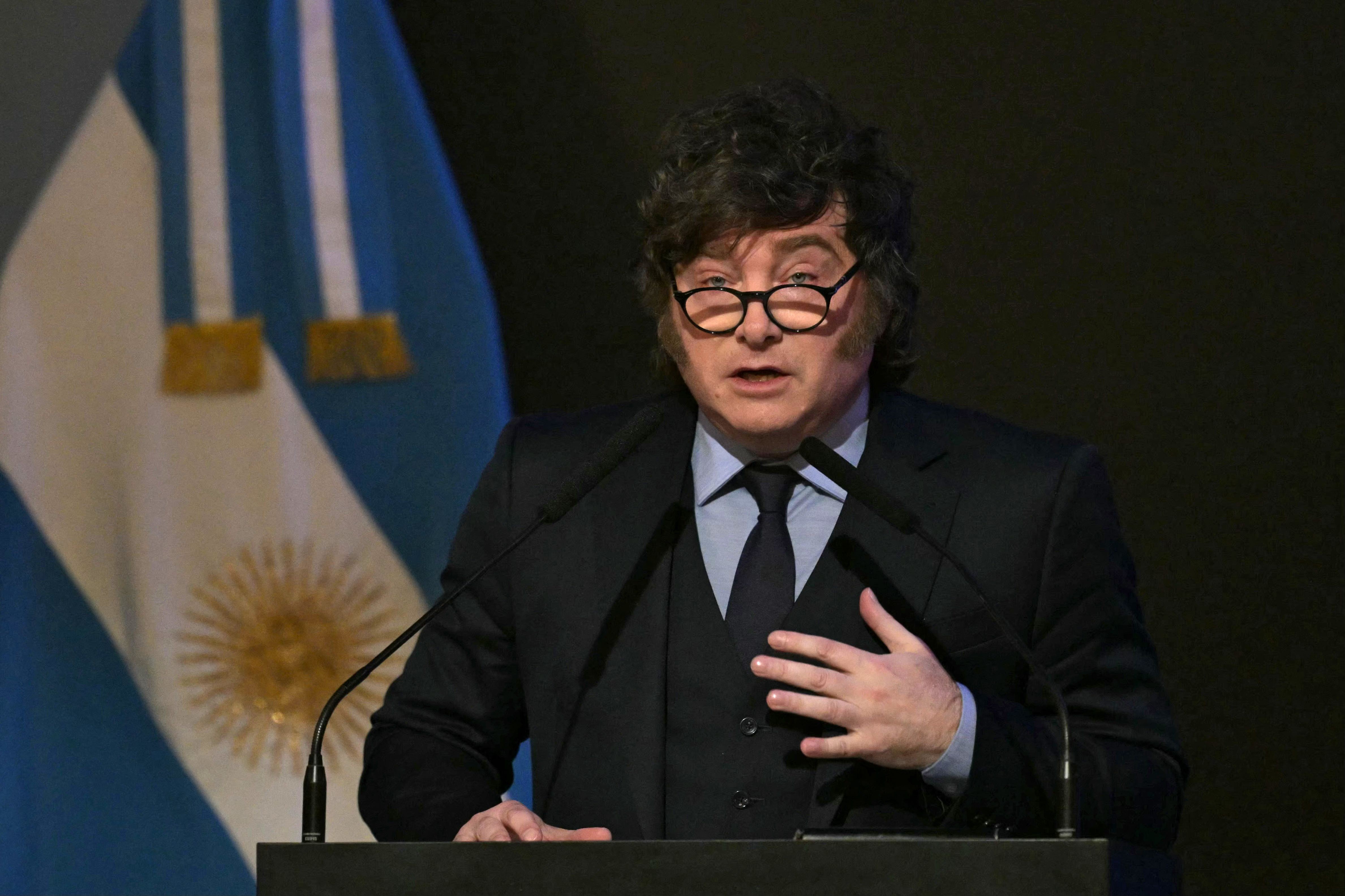 Arma política de Milei, redes sociais dão sinais de desgaste, e argentino perde engajamento antes de busca por reeleição