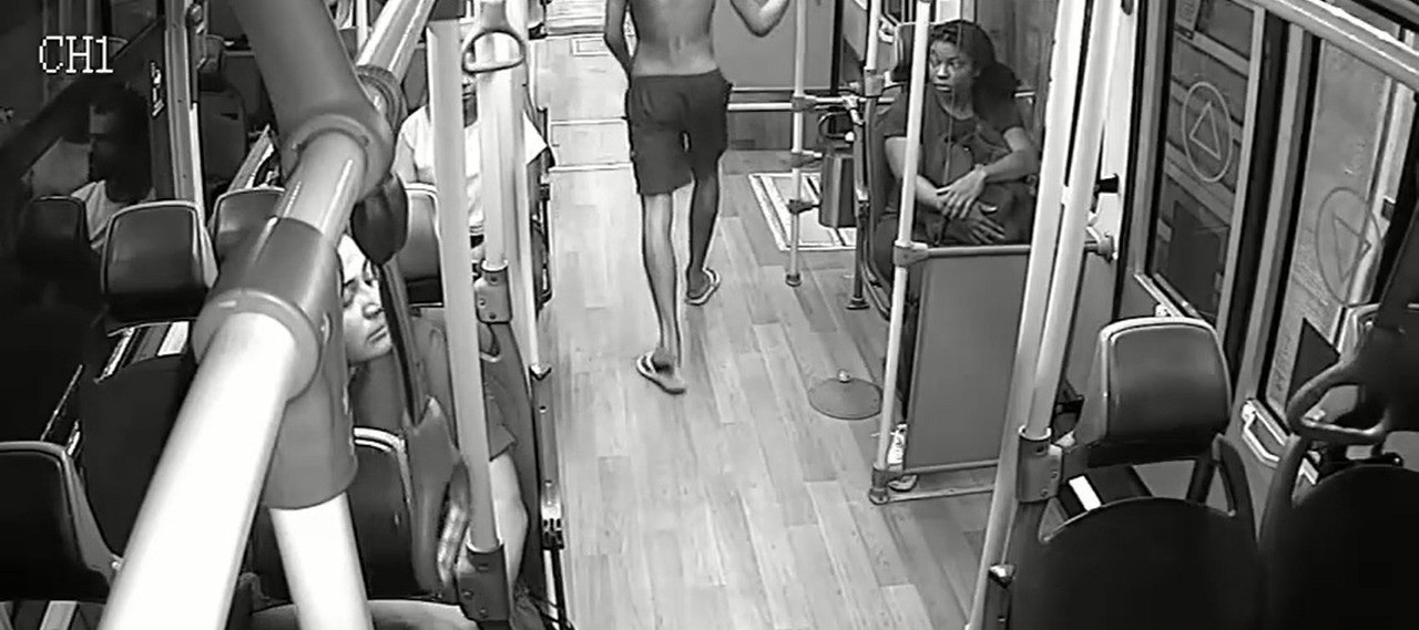 adolescentes são apreendidos após roubar passageiros em ônibus do BRT