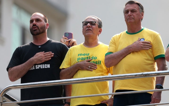 Malafaia diz que Eduardo Bolsonaro vai ajudar mais candidatura de Fl&aacute;vio 'se ficar calado'