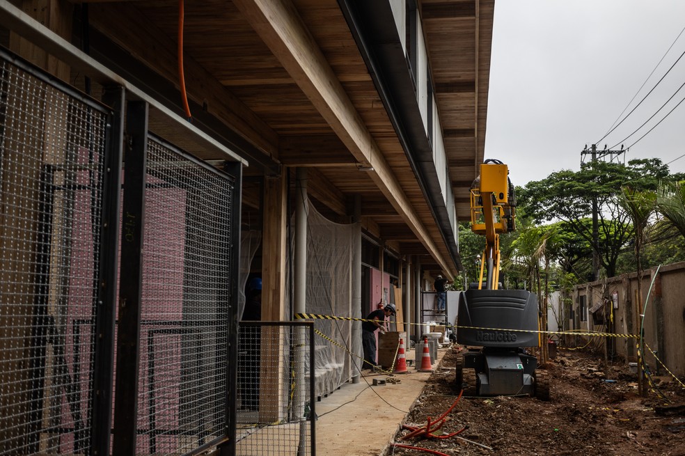 Prédios de madeira começam a aparecer nas obras em São Paulo — Foto: Maria Isabel Oliveira / Agência O Globo