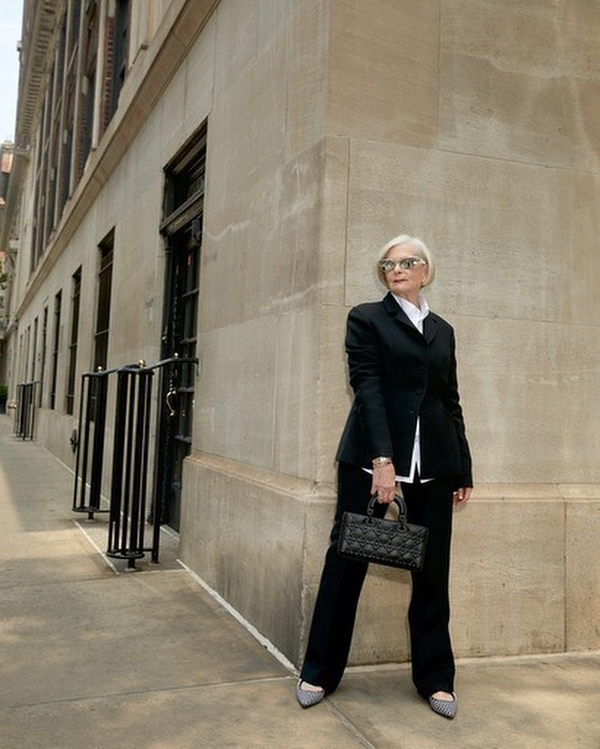 Lyn Slater, 71 anos, é modelo, professora universitária e comanda um blog sobre estilo e envelhecimento