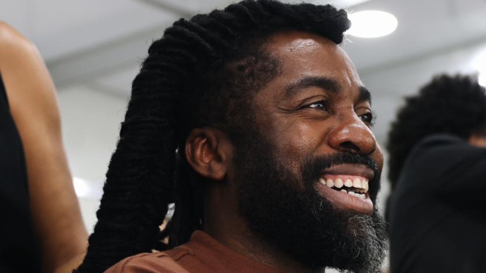 Lázaro Ramos vê moda como espaço de autoestima e afirmação: 'Um lugar de fortalecimento'