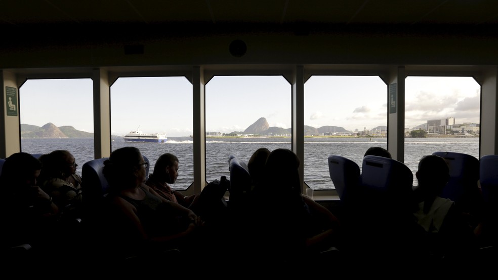 Contrato de concessão do transporte por barcas no Rio venceu no dia 11 de fevereiro — Foto: Domingos Peixoto / Agência O Globo
