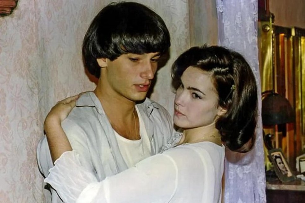 Rodrigo Santoro E AnaPaula Arósioem "Hilda Furacão" - Foto: TV Globo