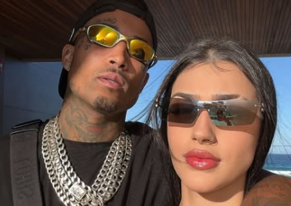 A influenciadora Bia Miranda e Gato Preto — Foto: Reprodução/Instagram