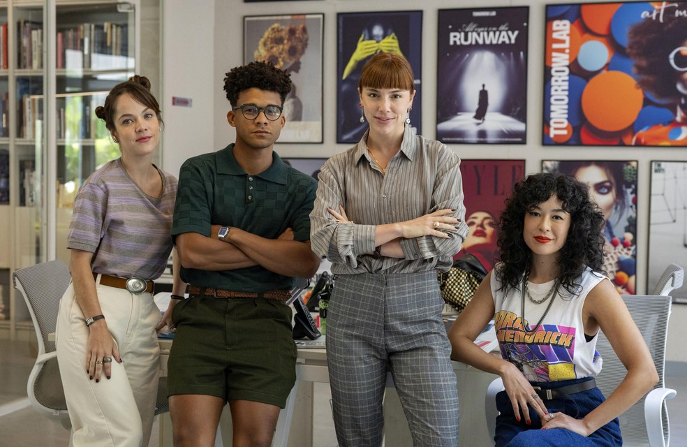 A Tomorrow de Vale tudo: Marieta (Cacá Ottoni), Sardinha (Lucas Leto), Solange (Alice Wegmann) e Suzana (Bruna Aiiso). — Foto: Divulgação