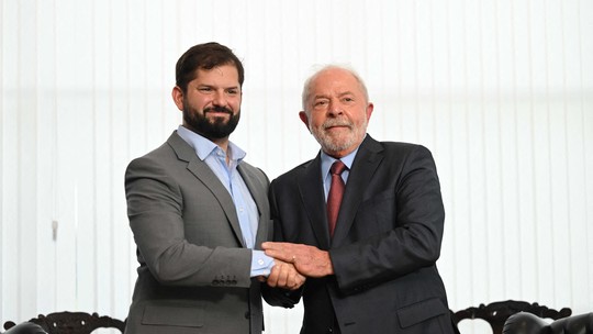 Após encontro com Boric, Lula concede agrément a embaixador barrado por Bolsonaro