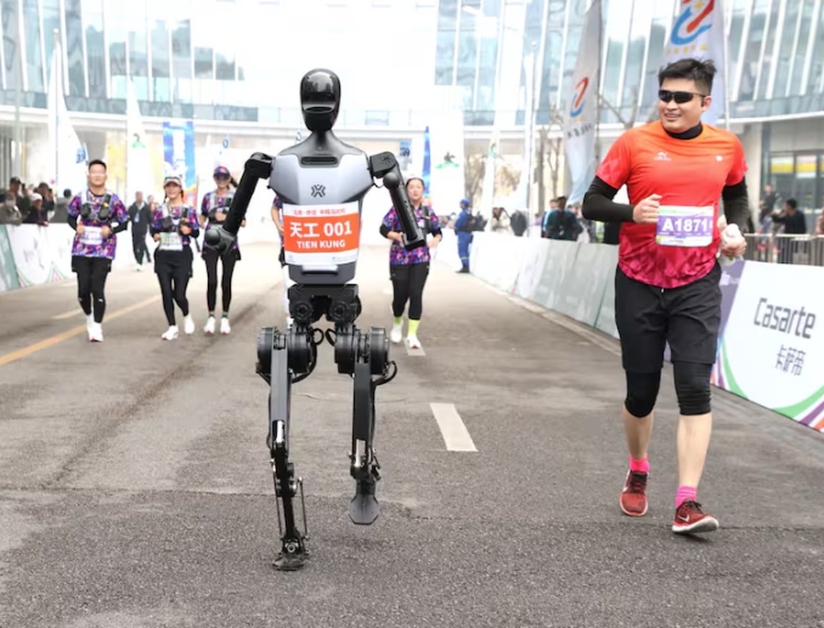 Inovação em Provas: Humanos e Máquinas Competem em Beijing E-Town