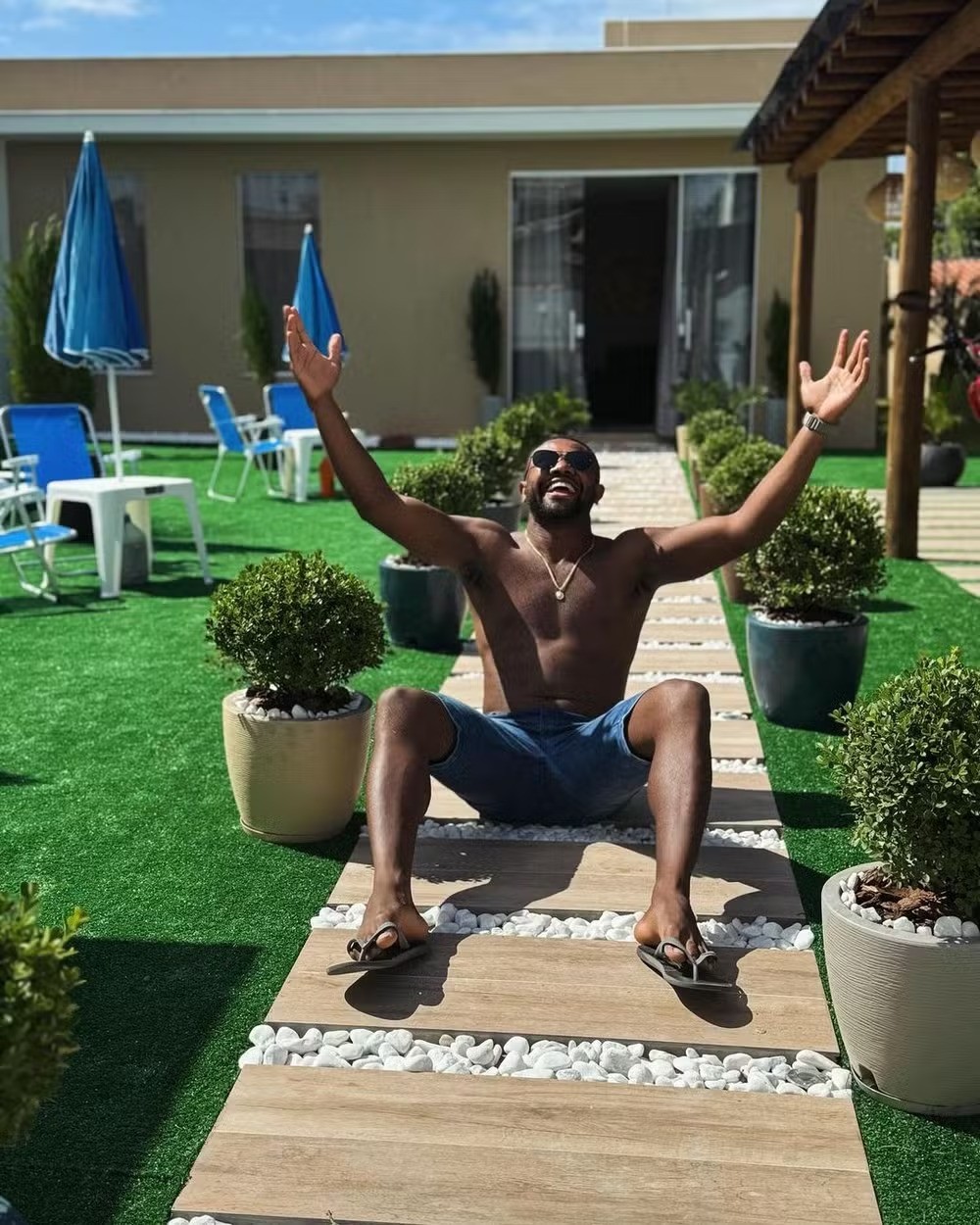 Campeão do 'BBB' 24, Davi Brito disse que comprou seis casas com o prêmio do programa — Foto: Reprodução/Instagram