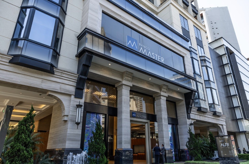 Choque no sistema financeiro: R$22 bi bloqueados e prisão de Vorcaro 😱