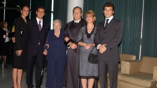 Em 2006, o novo ministro foi indicado pelo então presidente Lula em seu primeiro mandato. Lewandowski com a família no dia da posse, em 2006 — Foto: Divulgação/STF