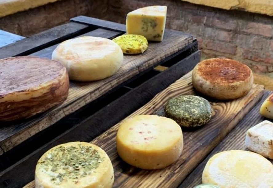 Produtos da queijaria Capril do Lago, de Valença (RJ), premiada na França